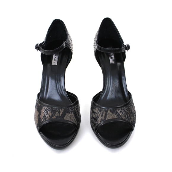 Tahari 'Marsha' Leather Snake Print Platform Heels - Picture 2 of 8